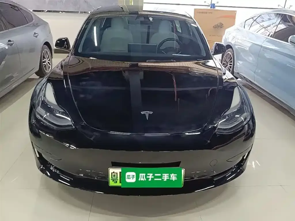 Tesla Model 3 — фото 5