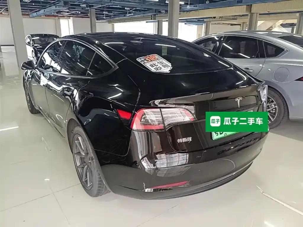 Tesla Model 3 — фото 2
