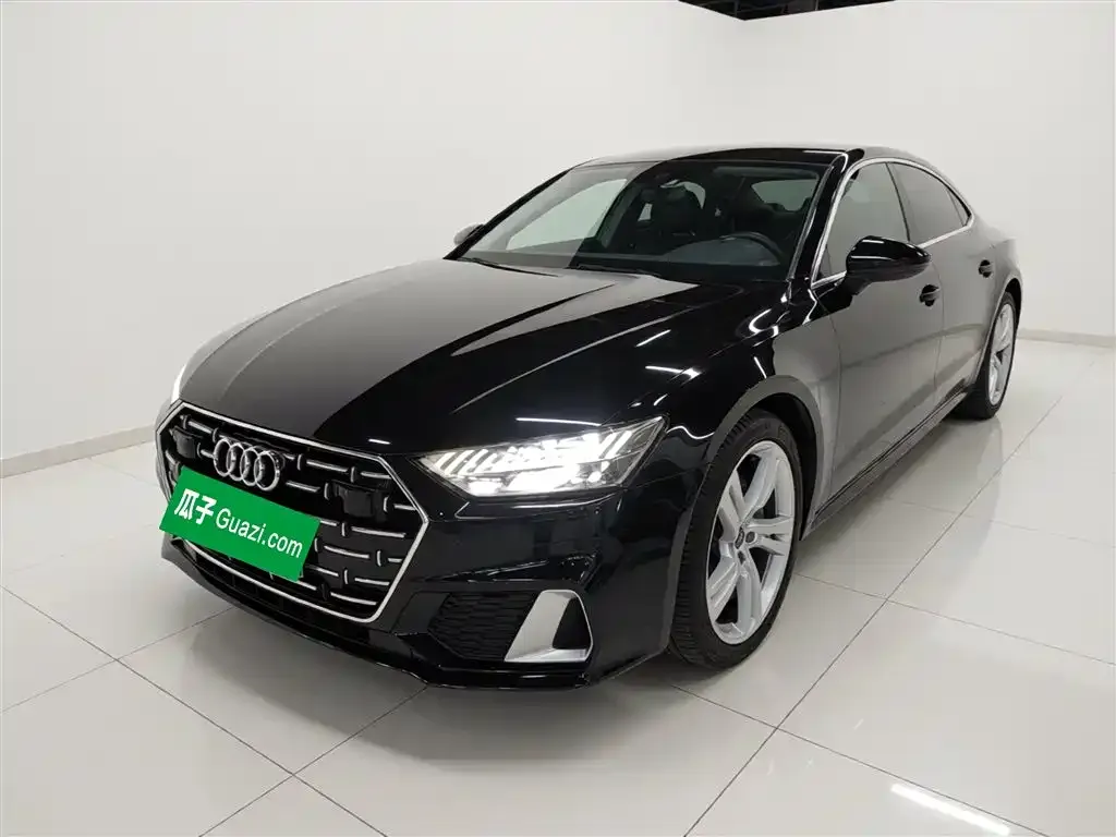 Audi A7L — фото 1