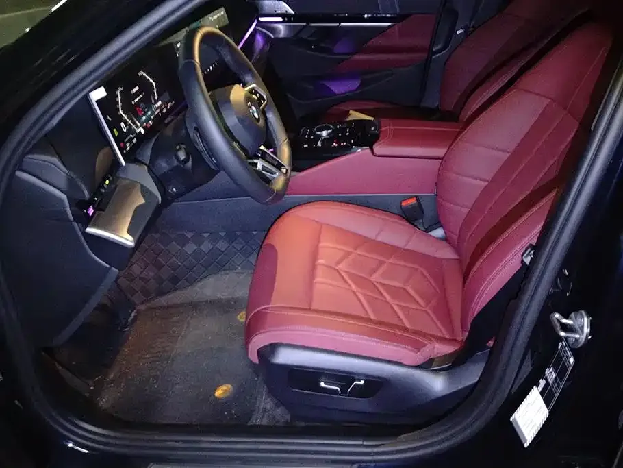BMW 5 Series — фото 9