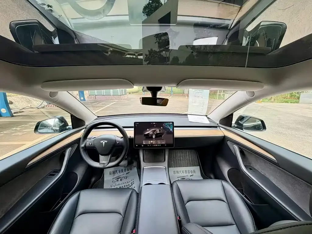 Tesla Model Y — фото 3