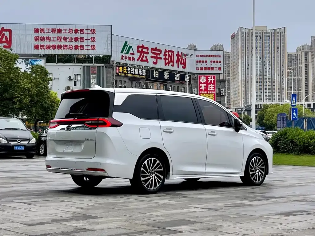 GAC Motor Trumpchi M6 — фото 3