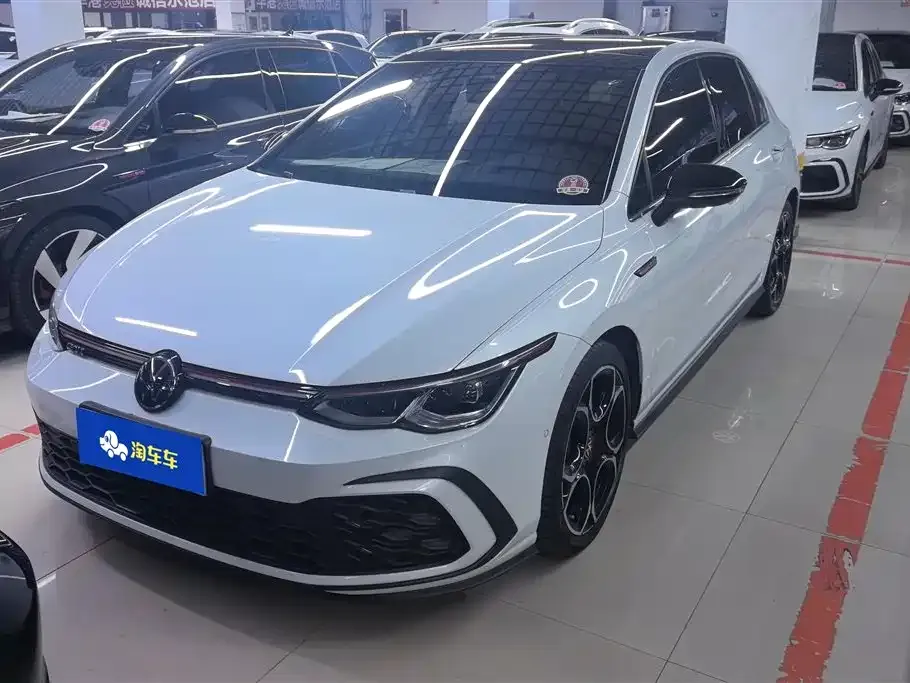 Volkswagen Golf GTI — фото 1