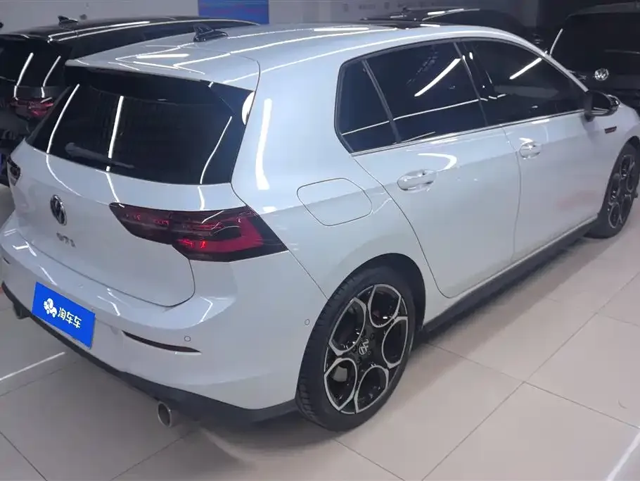 Volkswagen Golf GTI — фото 7