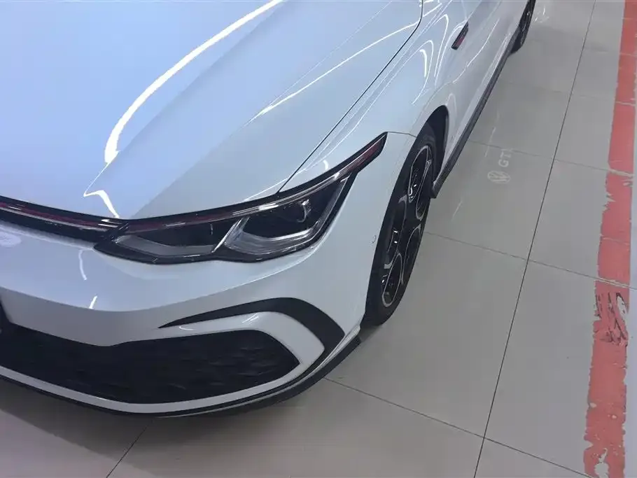Volkswagen Golf GTI — фото 4