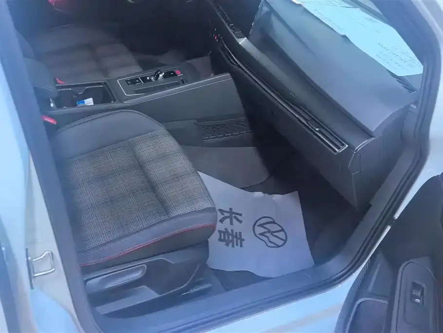 Volkswagen Golf GTI — фото 5