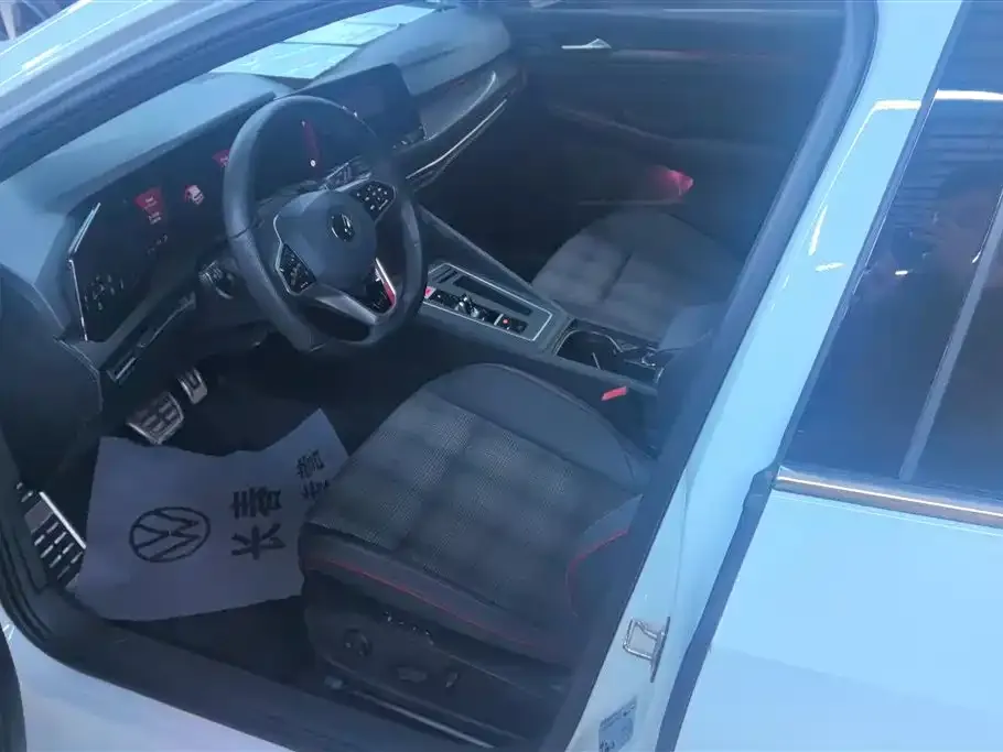 Volkswagen Golf GTI — фото 6