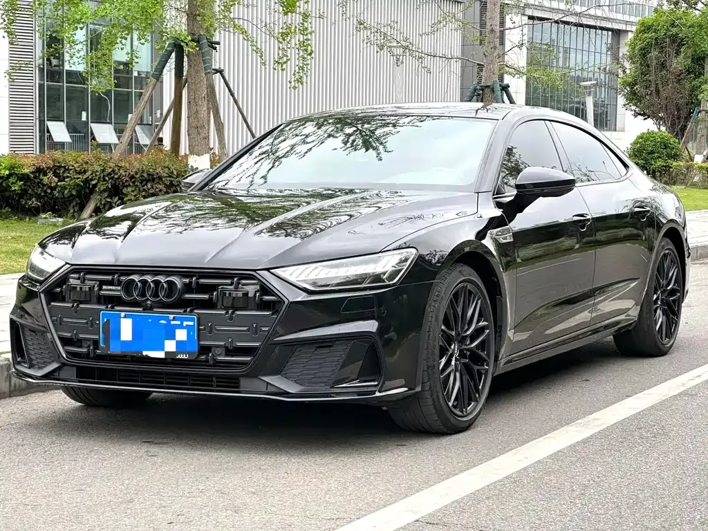 Audi A7L — фото 1