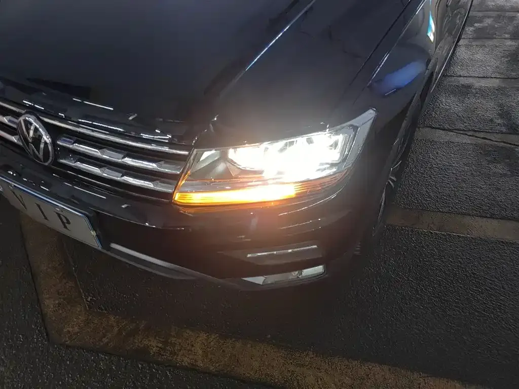 Volkswagen Tiguan L — фото 3