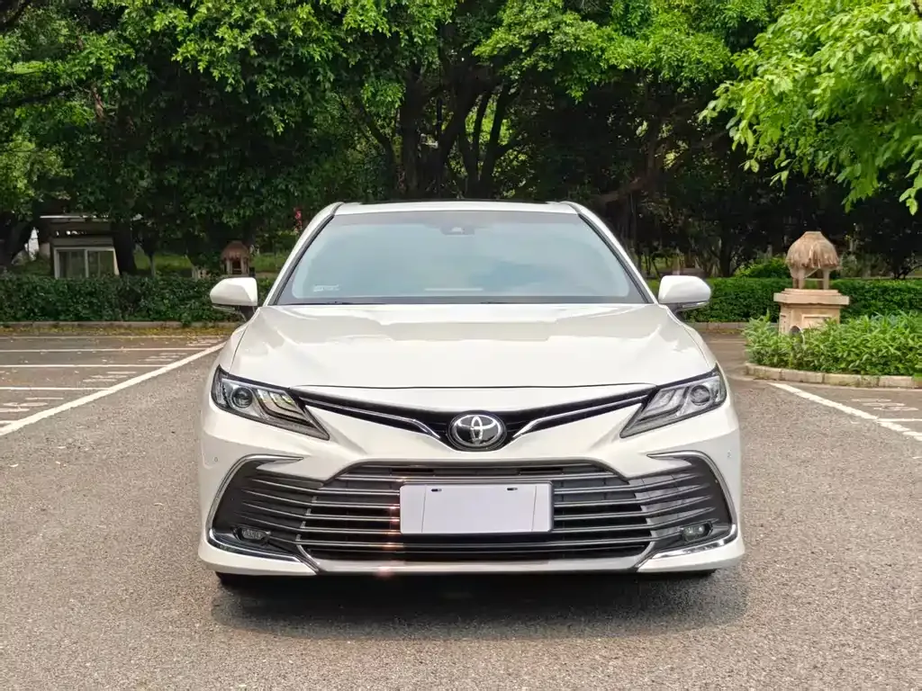 Toyota Camry — фото 8