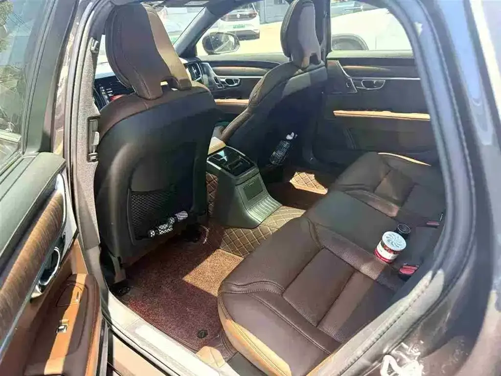 Volvo S90 PHEV 2021 из CN, фото 4