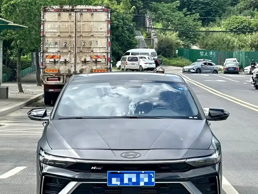 Hyundai Elantra — фото 8