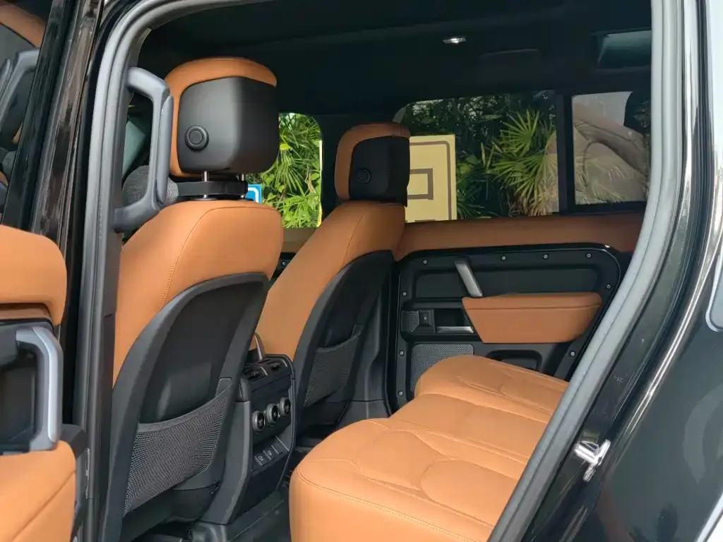 Land Rover Defender — фото 6