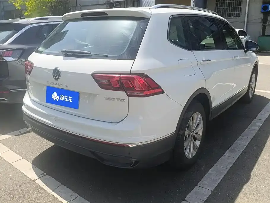 Volkswagen Tiguan L — фото 8