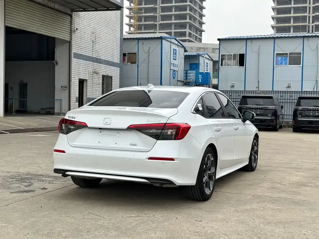 Honda Civic — фото 10
