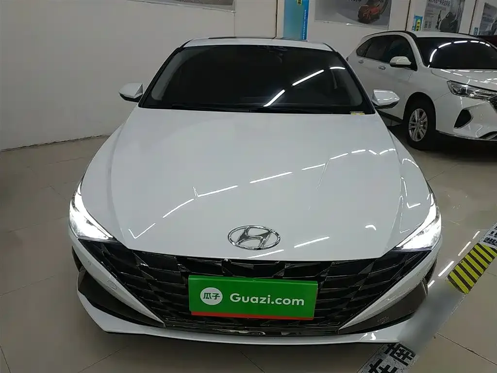 Hyundai Elantra — фото 4