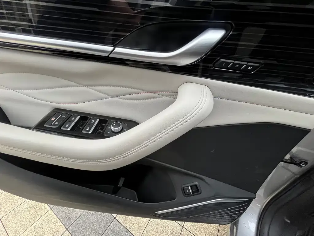 Geely Xingyue L 2023 из CN, фото 3