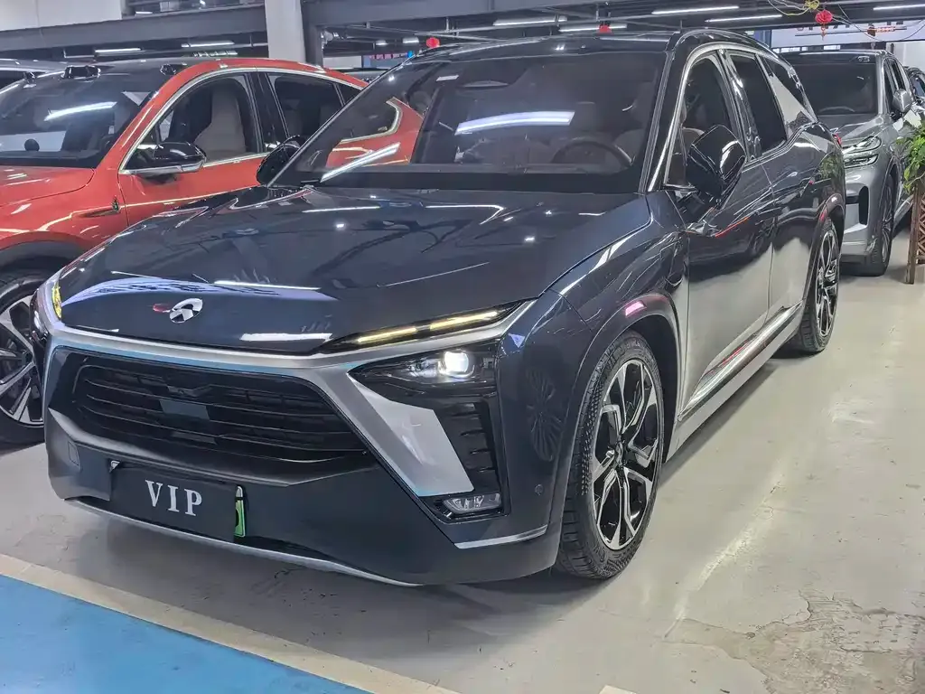 NIO ES8
