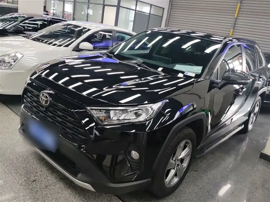 Toyota RAV4 — фото 7