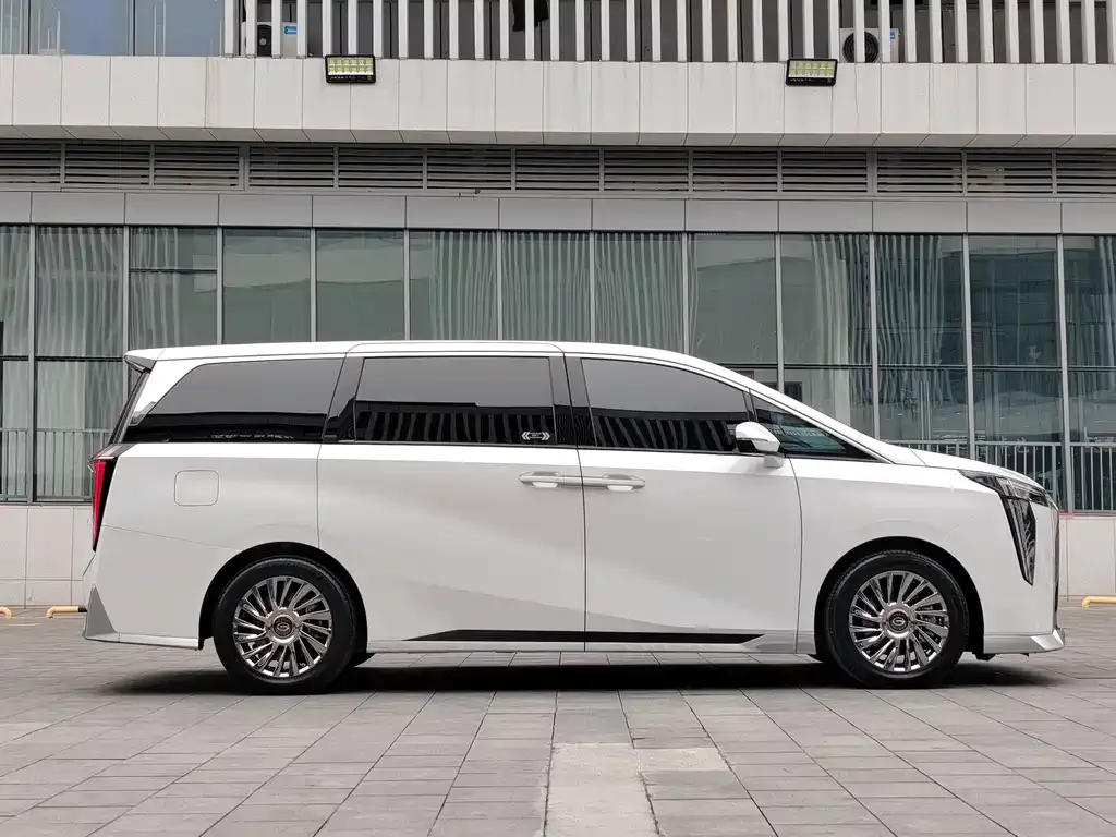 GAC Motor Trumpchi M8 — фото 3