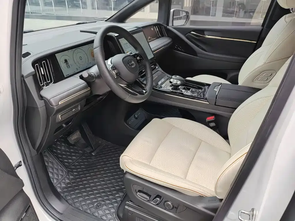 GAC Motor Trumpchi M8 — фото 10