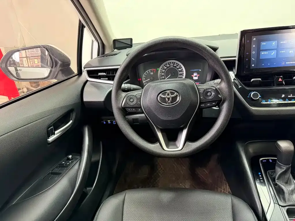 Toyota Corolla — фото 6