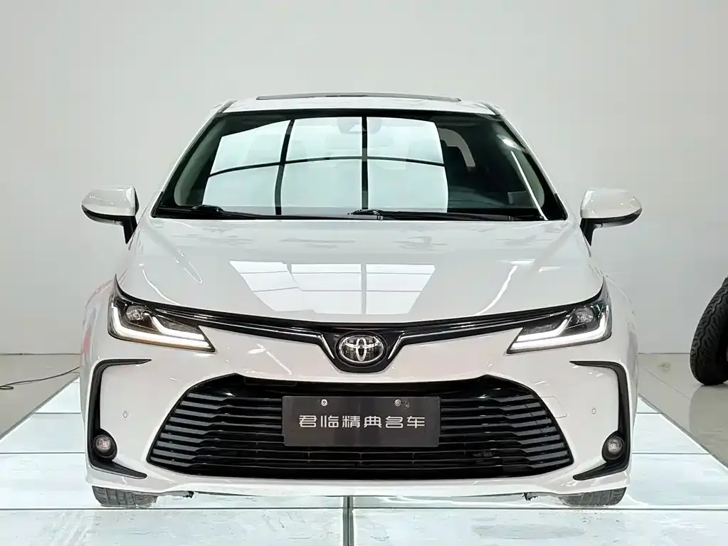 Toyota Corolla — фото 8