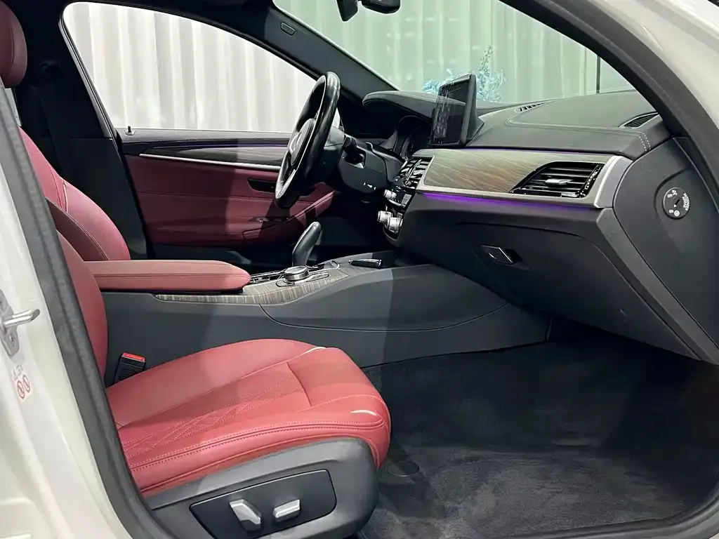 BMW 5 Series New Energy — фото 6