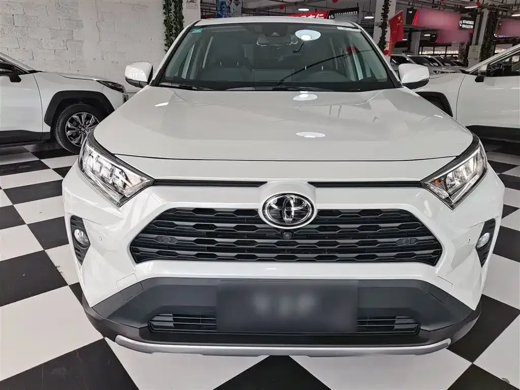 Toyota RAV4 — фото 4