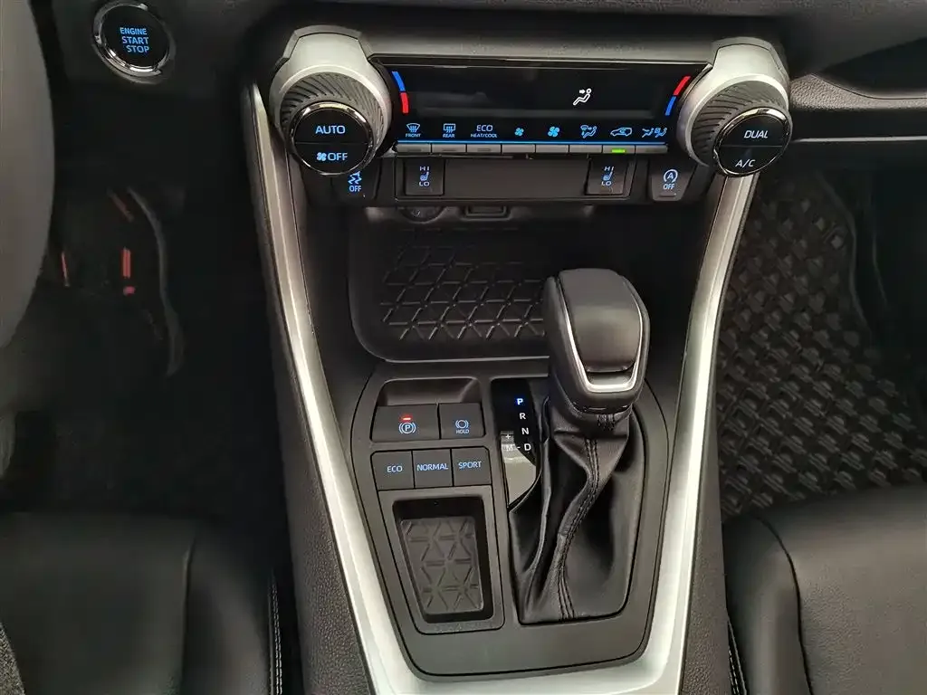 Toyota RAV4 — фото 2