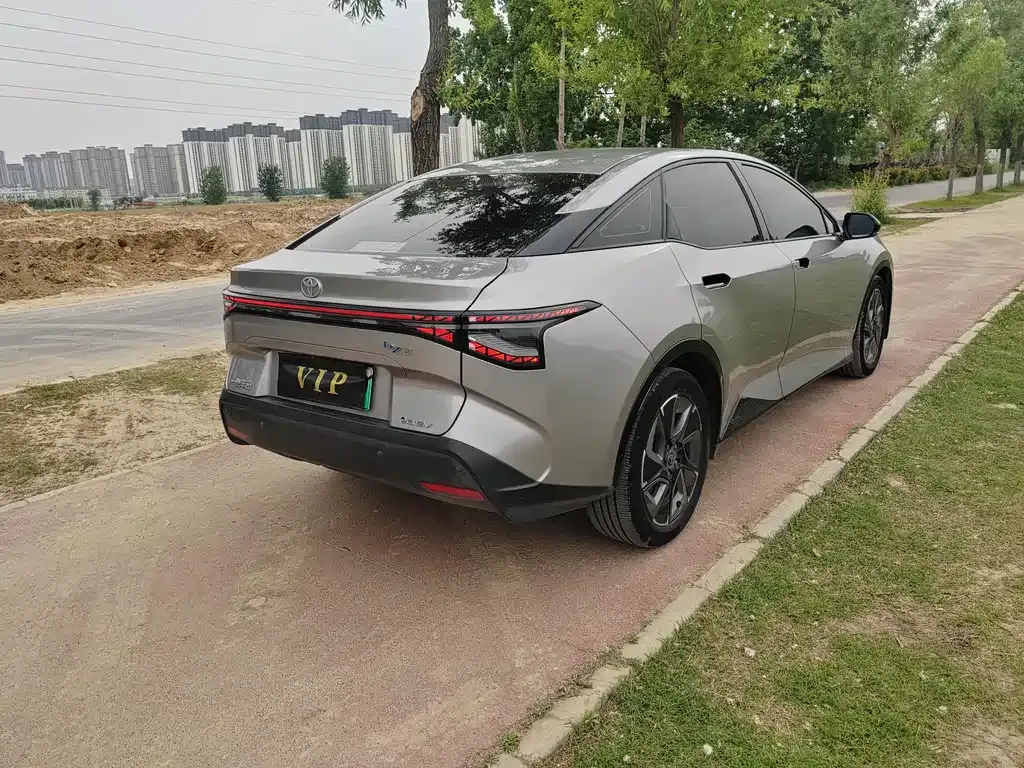 Toyota bZ3 2024 из CN, фото 8