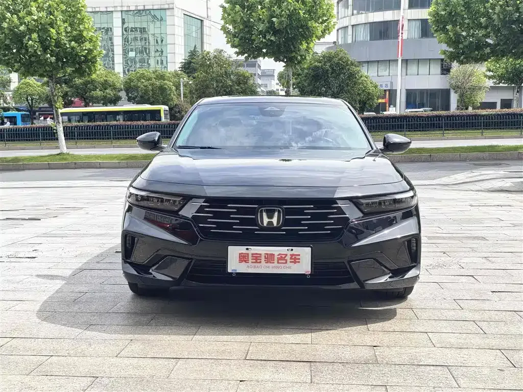 Honda Accord — фото 10