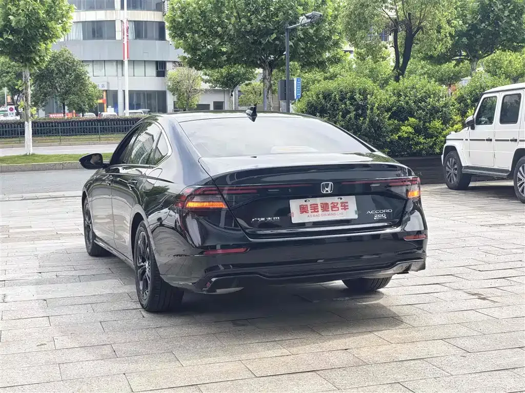 Honda Accord — фото 9