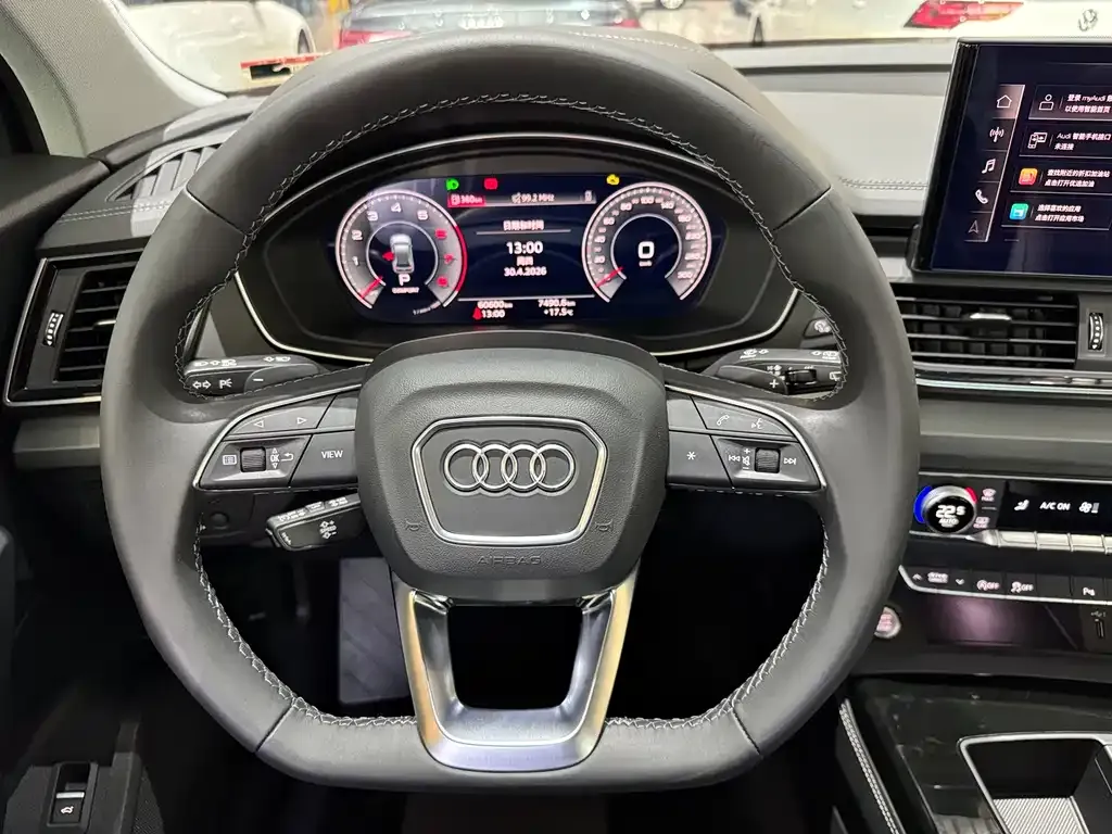 Audi Q5L — фото 2