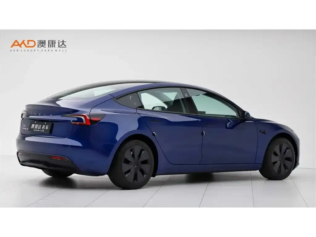 Tesla Model 3 — фото 10