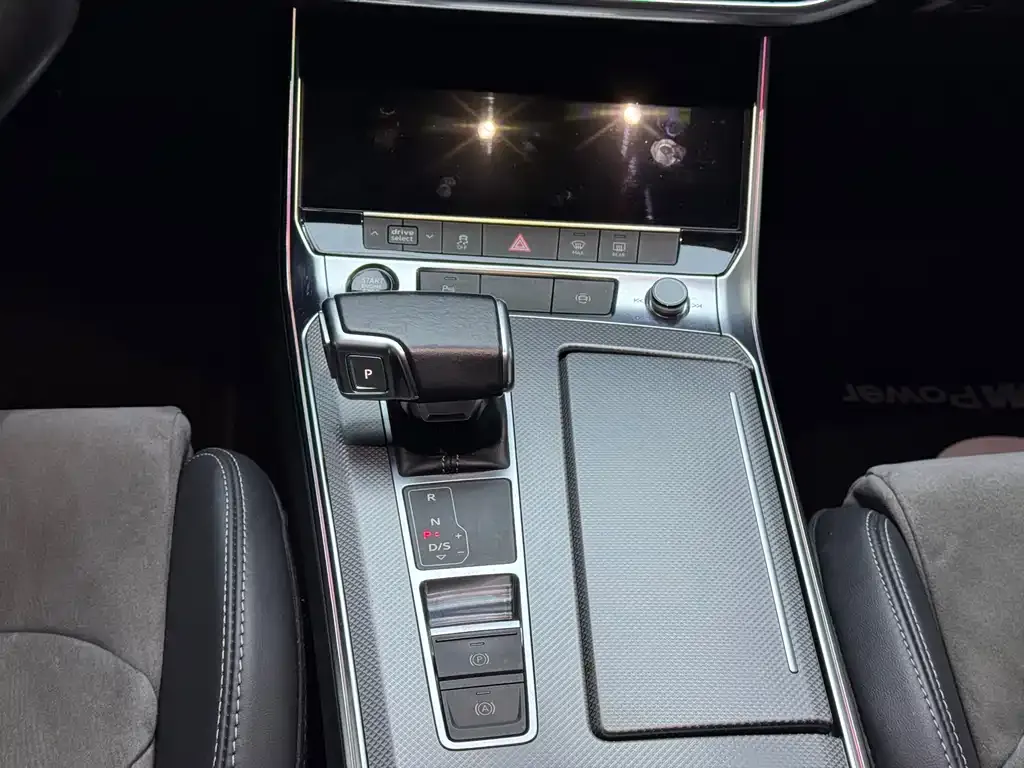 Audi A6L 2021 из CN, фото 10