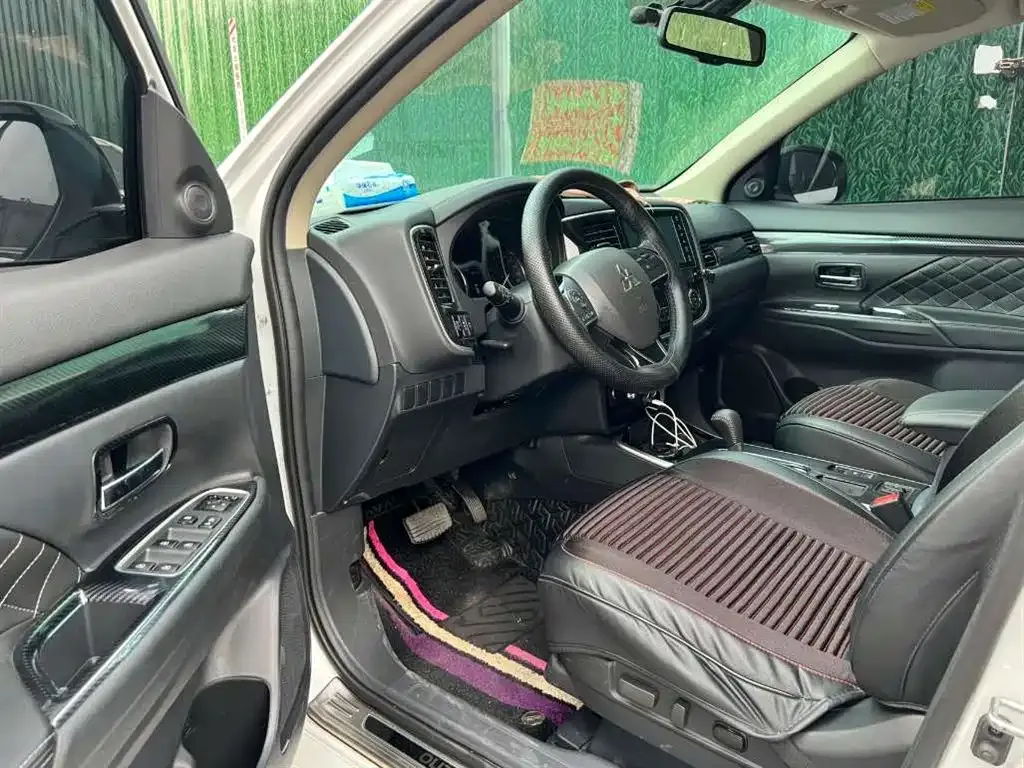 Mitsubishi Outlander 2022 из CN, фото 5