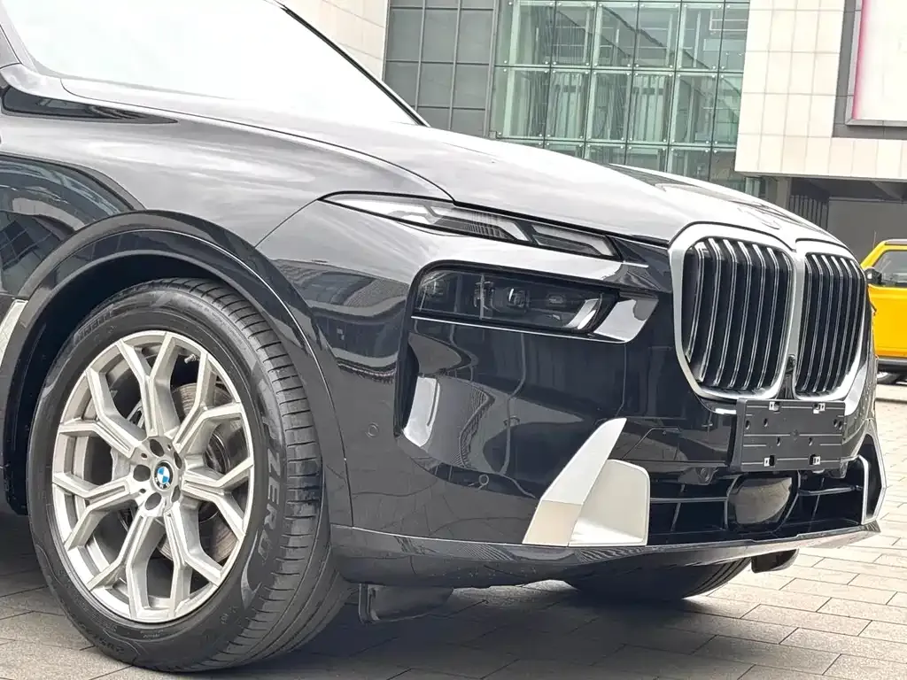 BMW X7 — фото 3