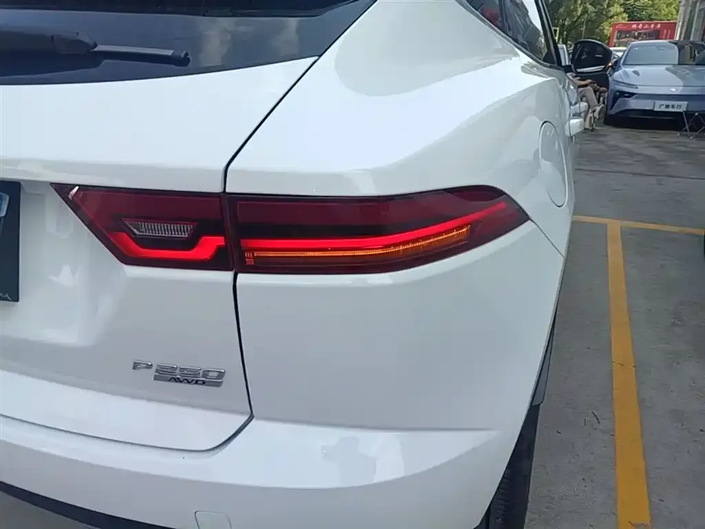 Jaguar E-PACE 2021 из CN, фото 2