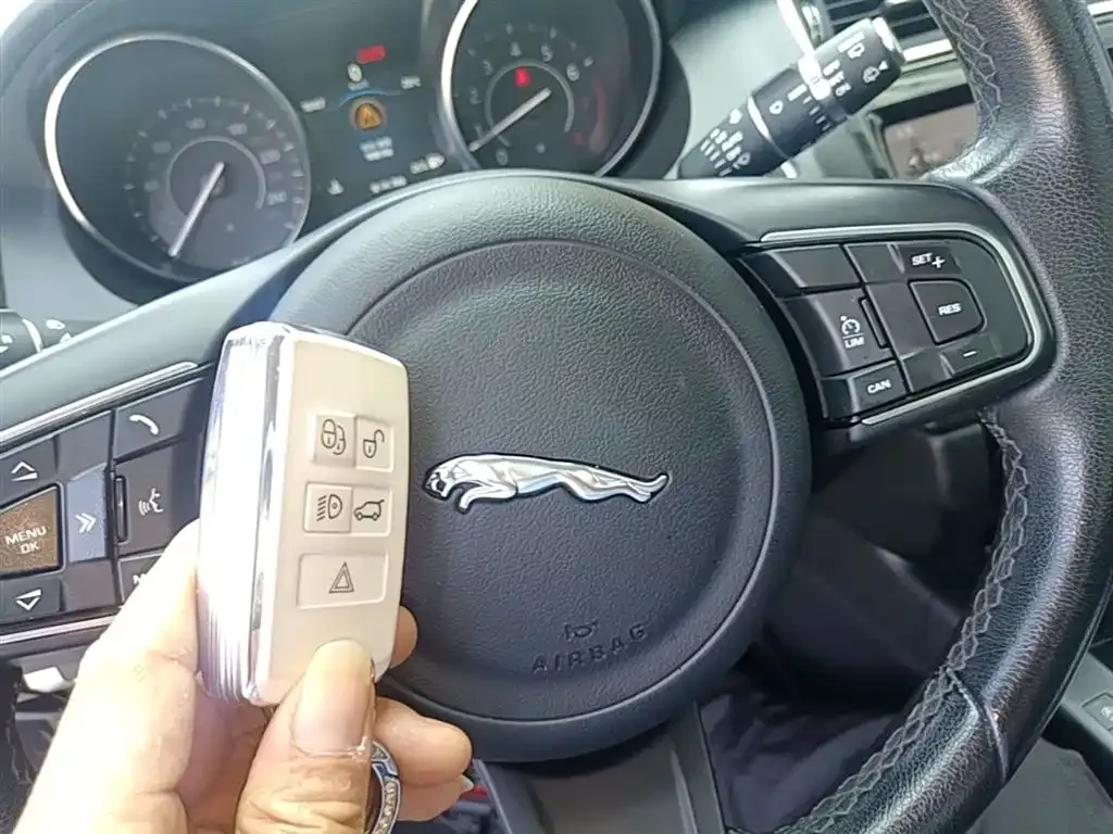 Jaguar E-PACE 2021 из CN, фото 7
