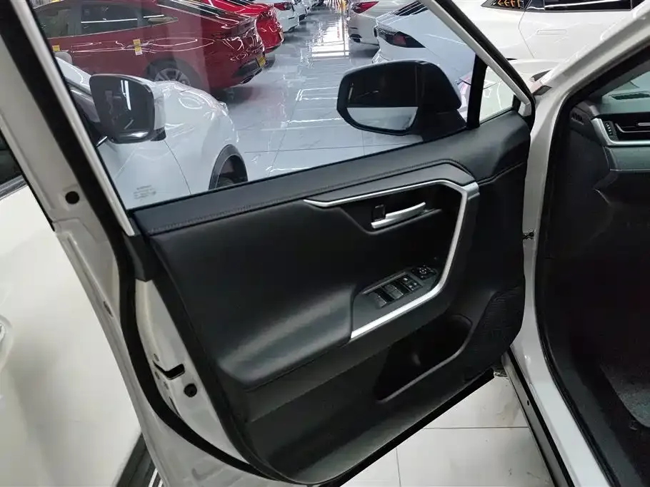 Toyota Wildlander 2024 из CN, фото 9