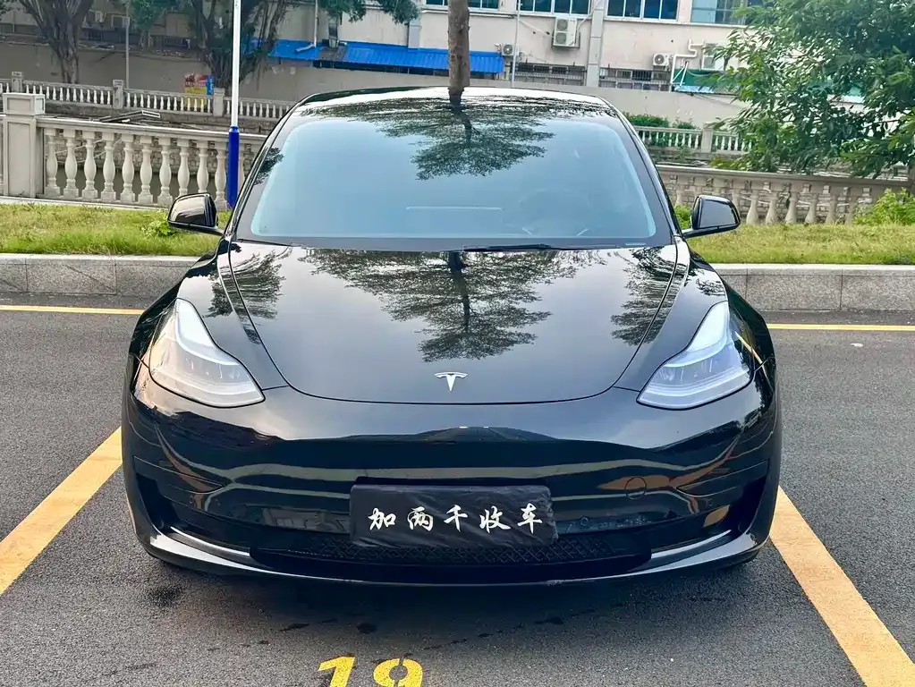 Tesla Model 3 — фото 7