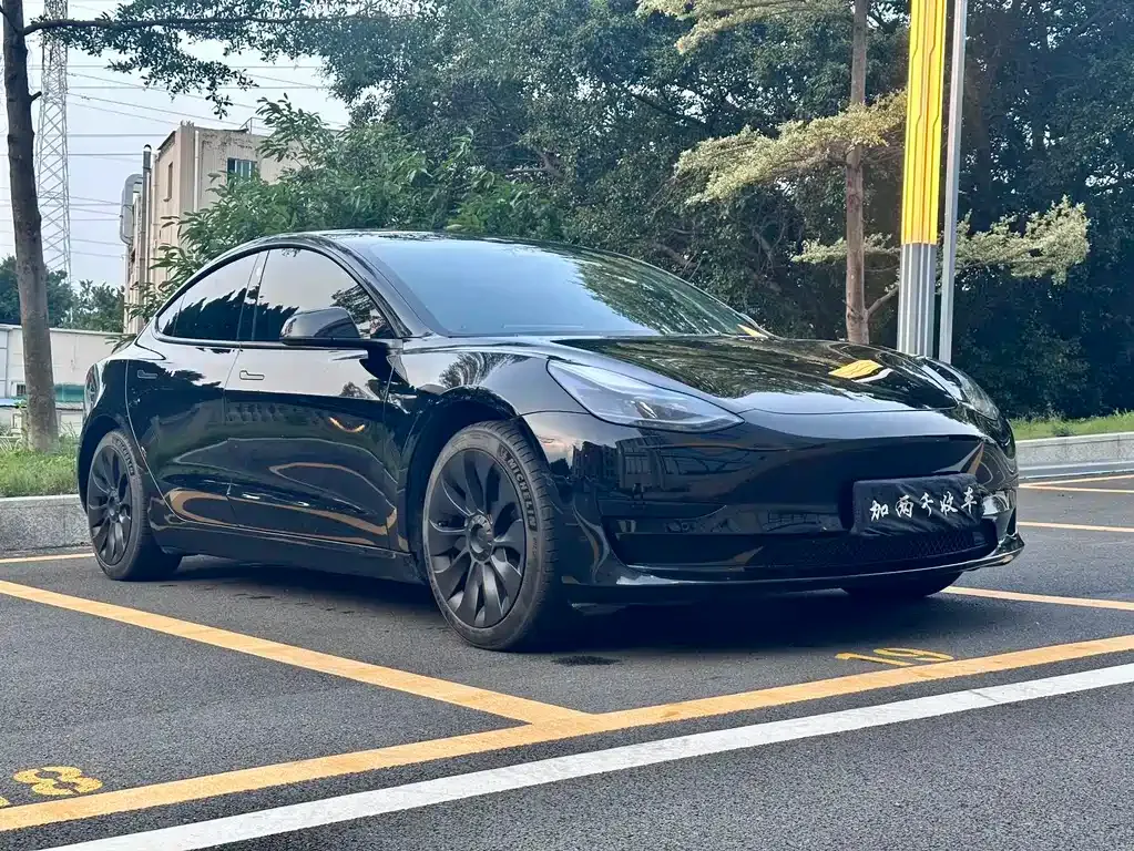 Tesla Model 3 — фото 5