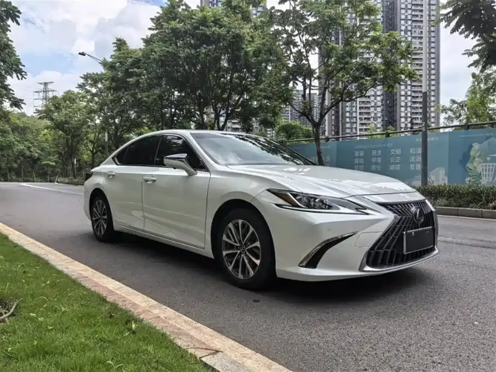 Lexus ES — фото 9