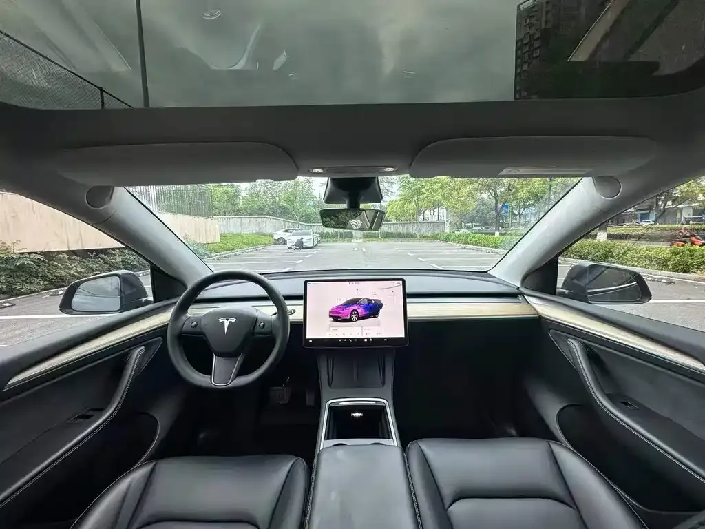 Tesla Model Y — фото 4