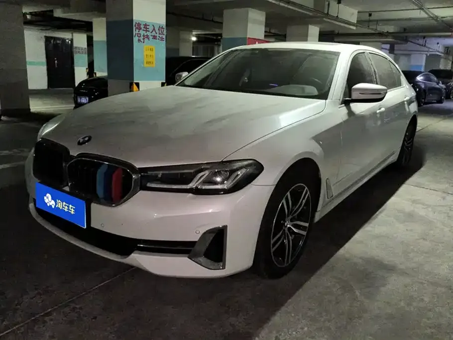 BMW 5 Series — фото 1
