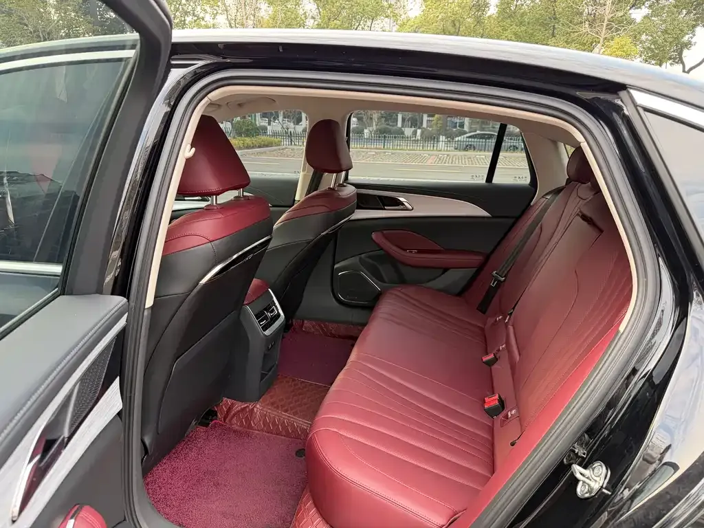 Hongqi H5 2025 из CN, фото 3