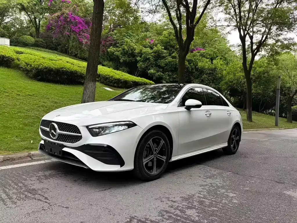 Mercedes-Benz A-Class — фото 1