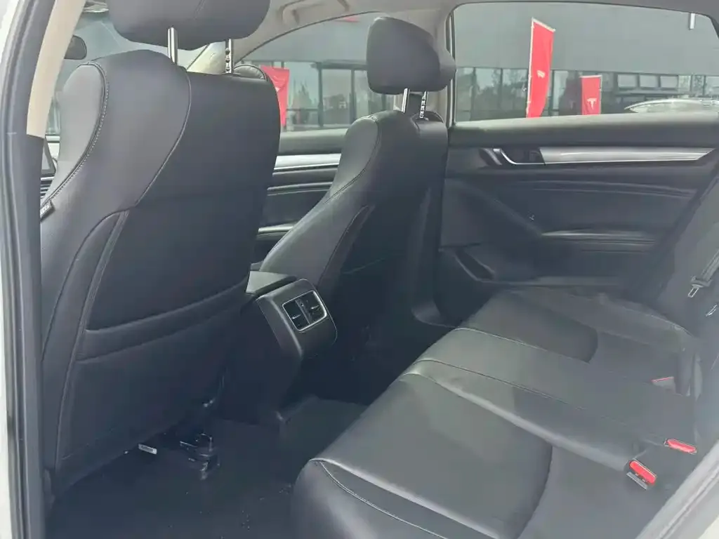 Honda Accord — фото 2