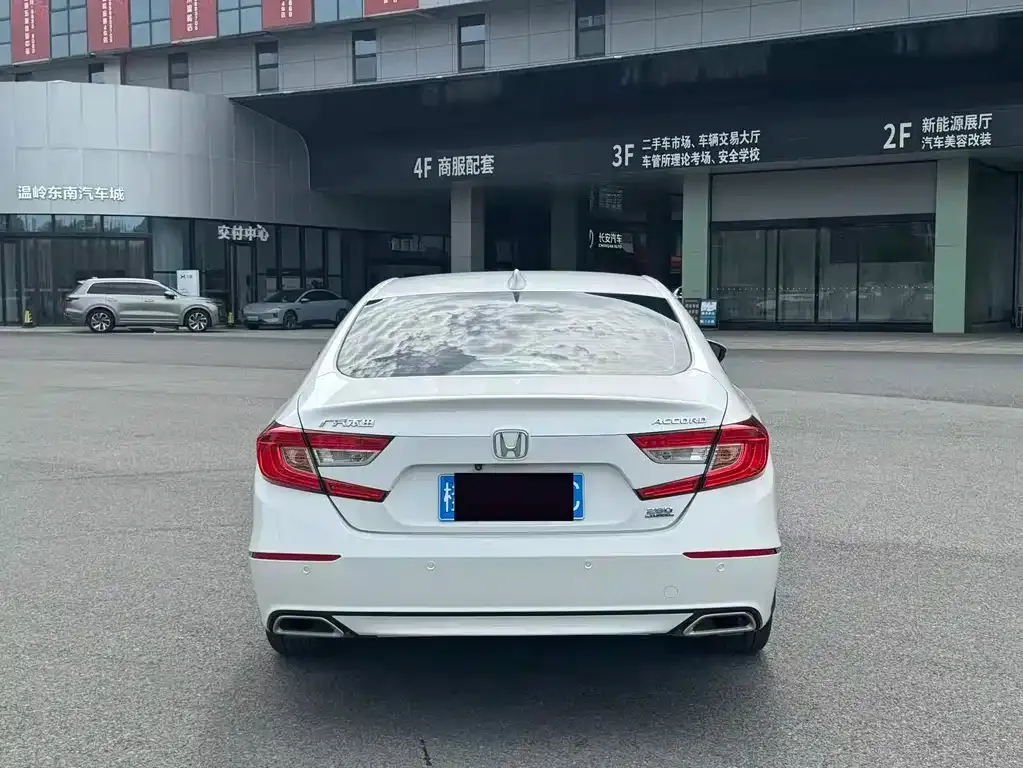 Honda Accord — фото 3